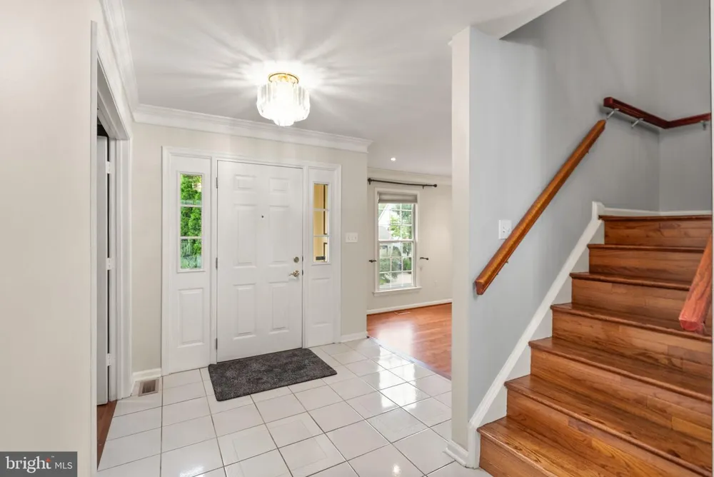 18 SOLITAIRE COURT Gaithersburg, MD 20878