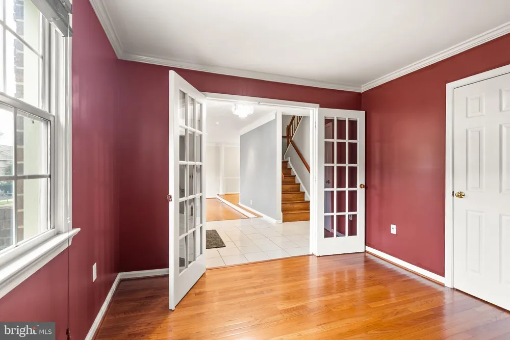18 SOLITAIRE COURT Gaithersburg, MD 20878