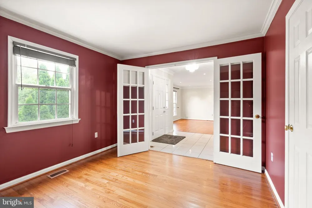 18 SOLITAIRE COURT Gaithersburg, MD 20878