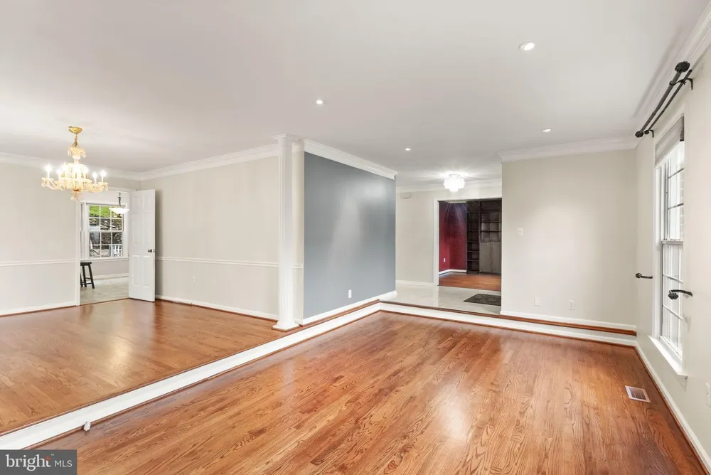 18 SOLITAIRE COURT Gaithersburg, MD 20878