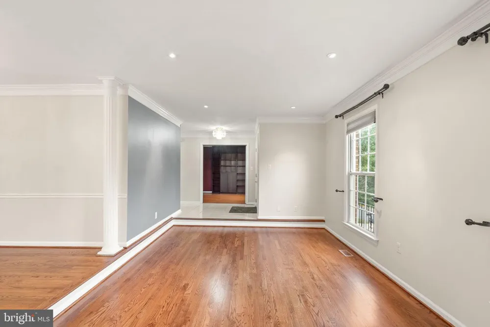 18 SOLITAIRE COURT Gaithersburg, MD 20878