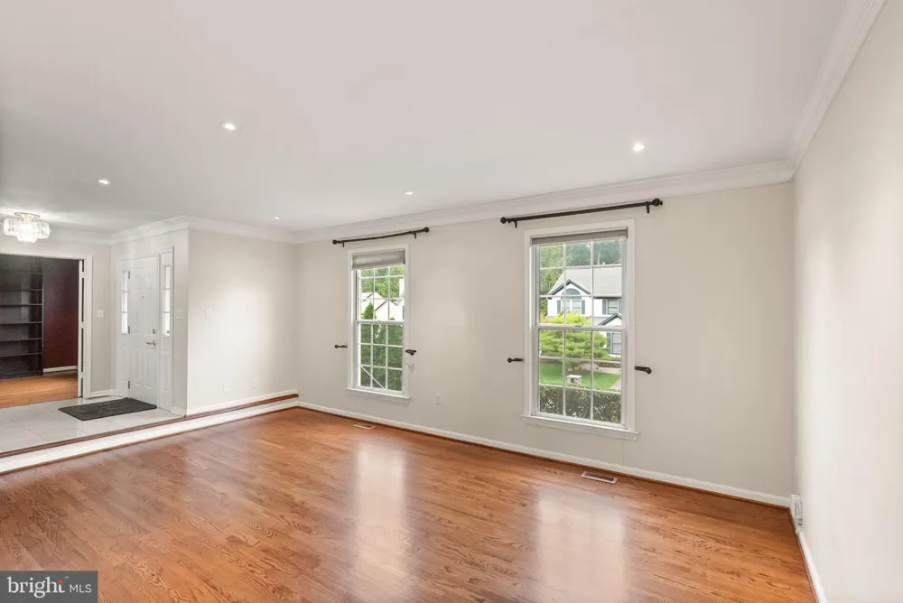 18 SOLITAIRE COURT Gaithersburg, MD 20878