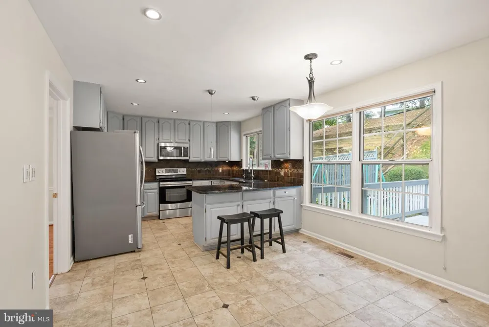 18 SOLITAIRE COURT Gaithersburg, MD 20878