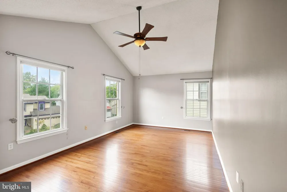 18 SOLITAIRE COURT Gaithersburg, MD 20878