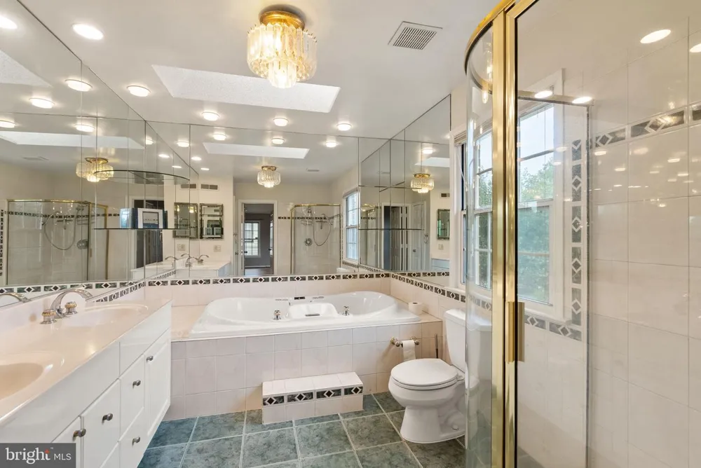 18 SOLITAIRE COURT Gaithersburg, MD 20878