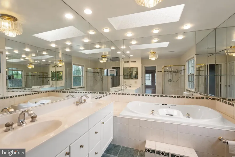 18 SOLITAIRE COURT Gaithersburg, MD 20878