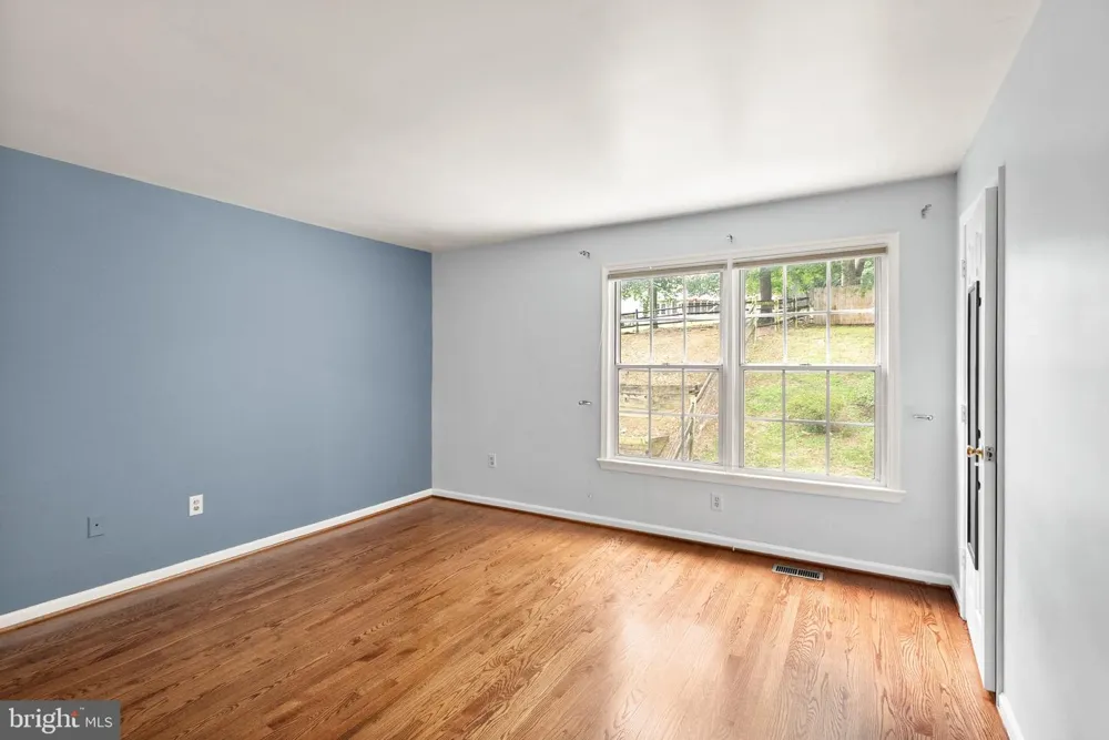 18 SOLITAIRE COURT Gaithersburg, MD 20878