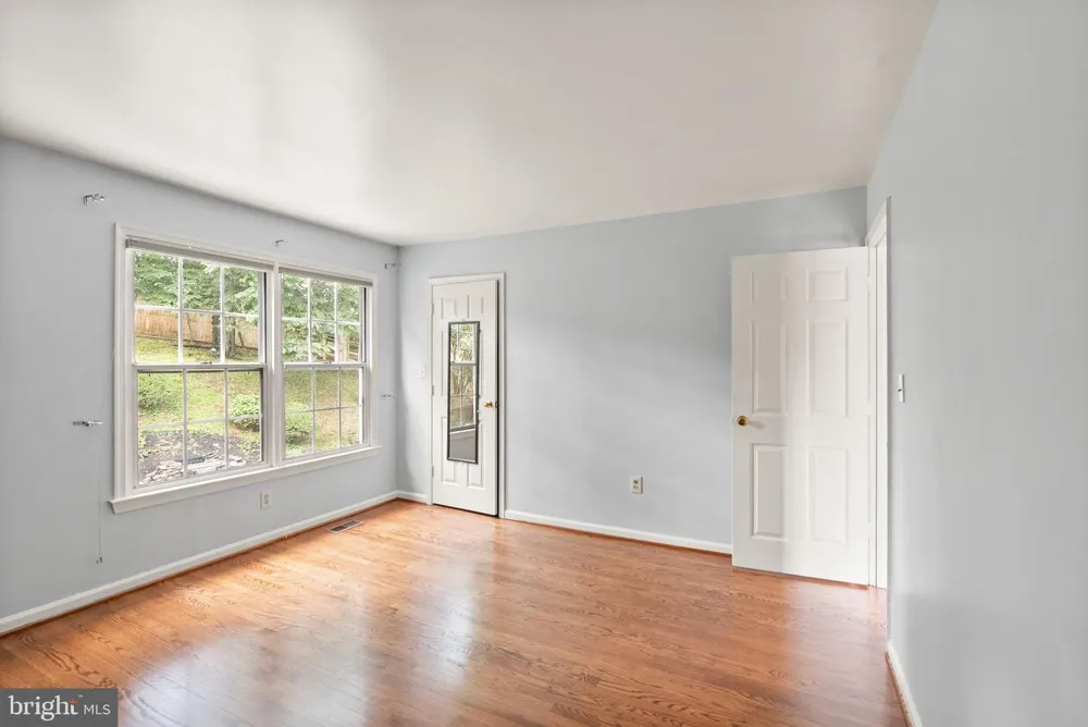 18 SOLITAIRE COURT Gaithersburg, MD 20878