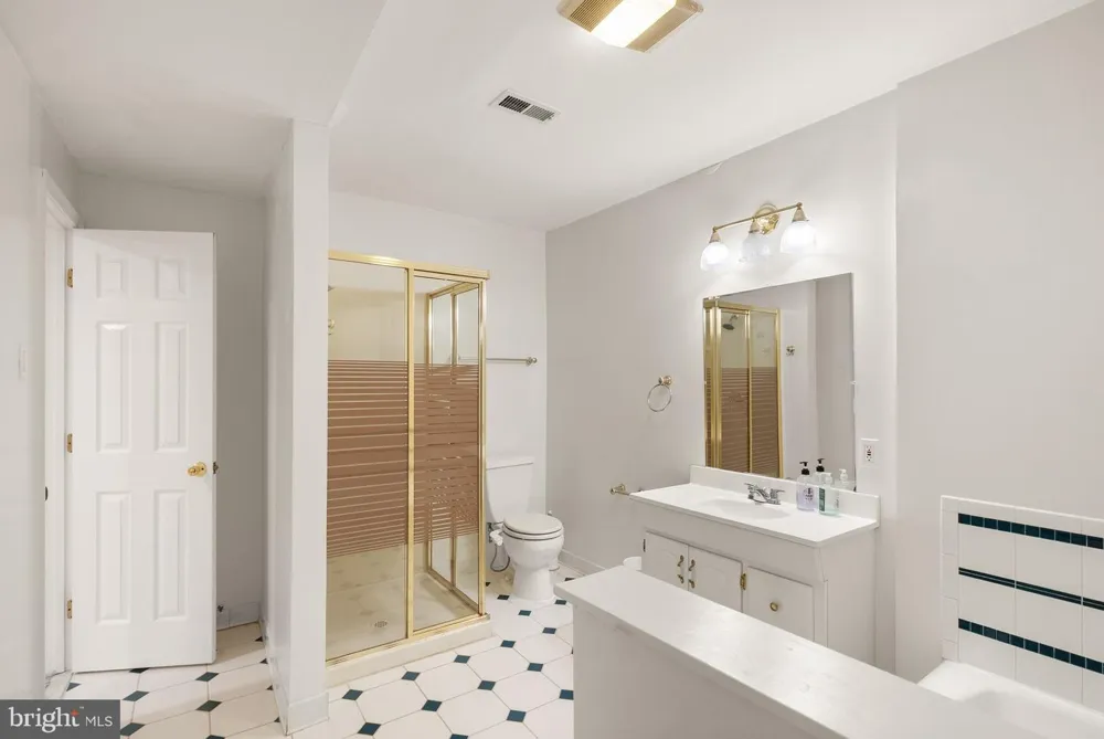 18 SOLITAIRE COURT Gaithersburg, MD 20878