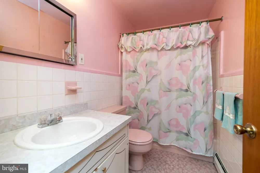 928 TWINING ROAD Dresher, PA 19025