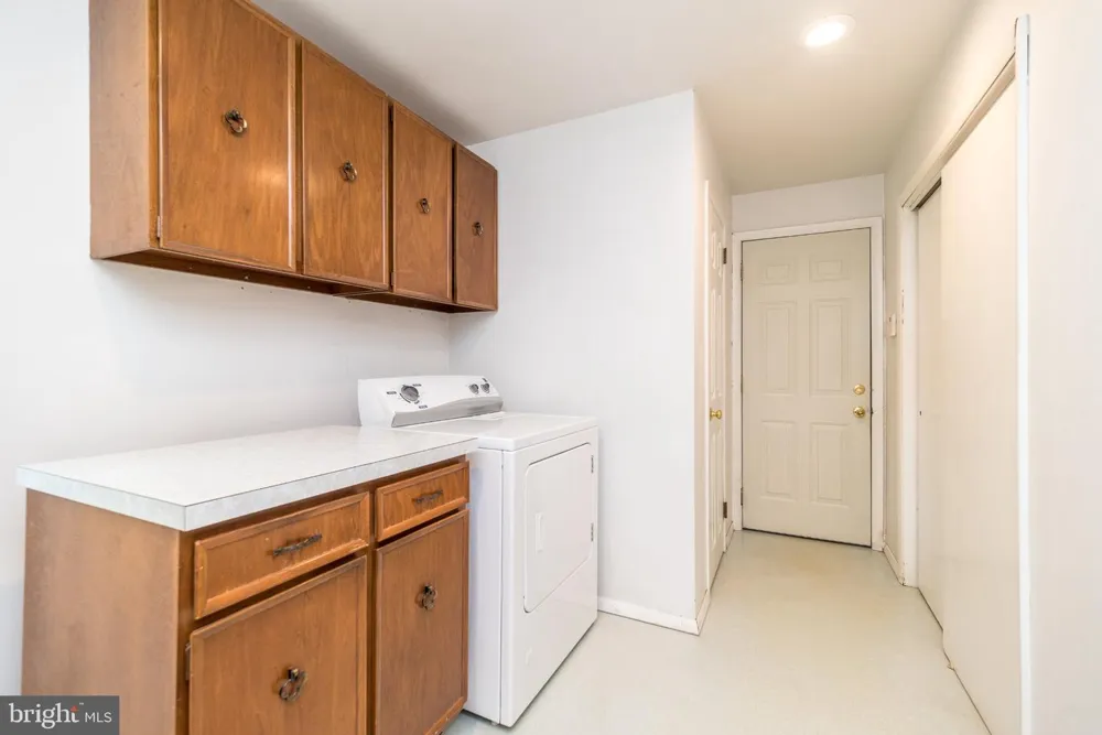 928 TWINING ROAD Dresher, PA 19025
