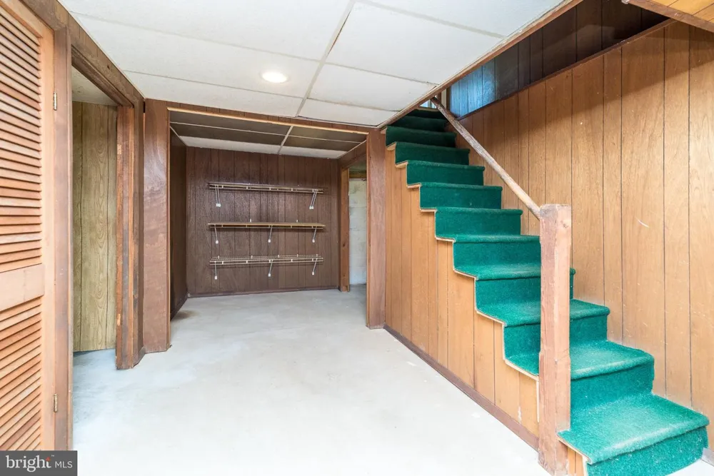 928 TWINING ROAD Dresher, PA 19025
