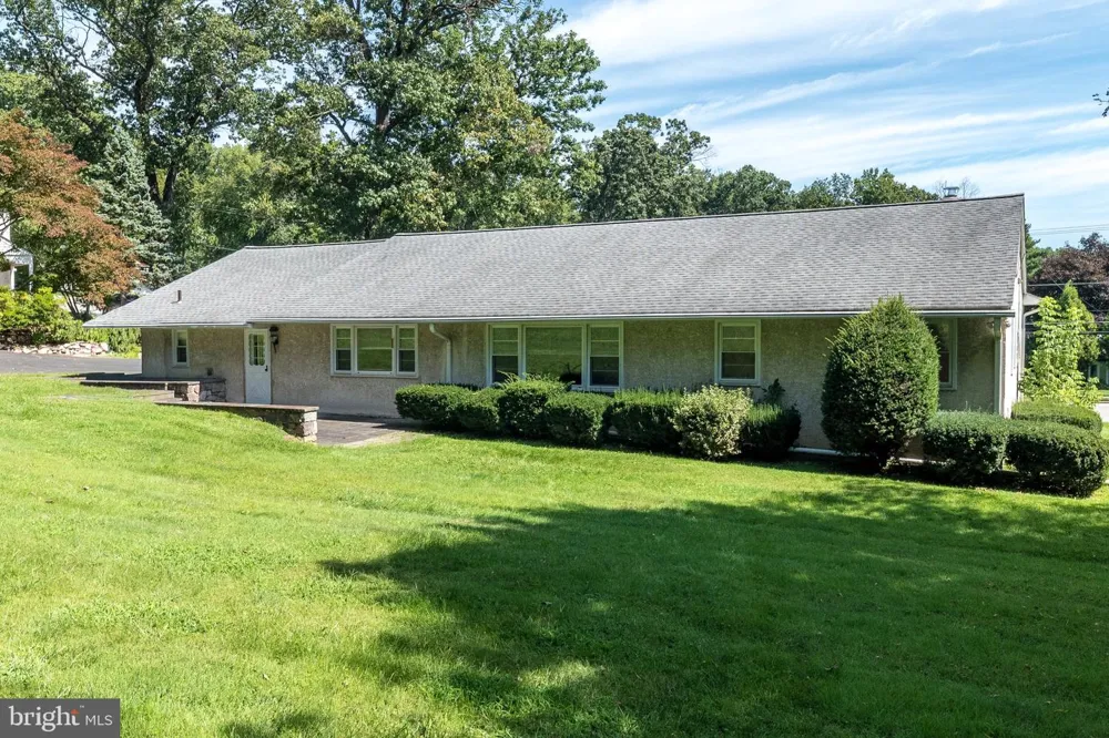 928 TWINING ROAD Dresher, PA 19025