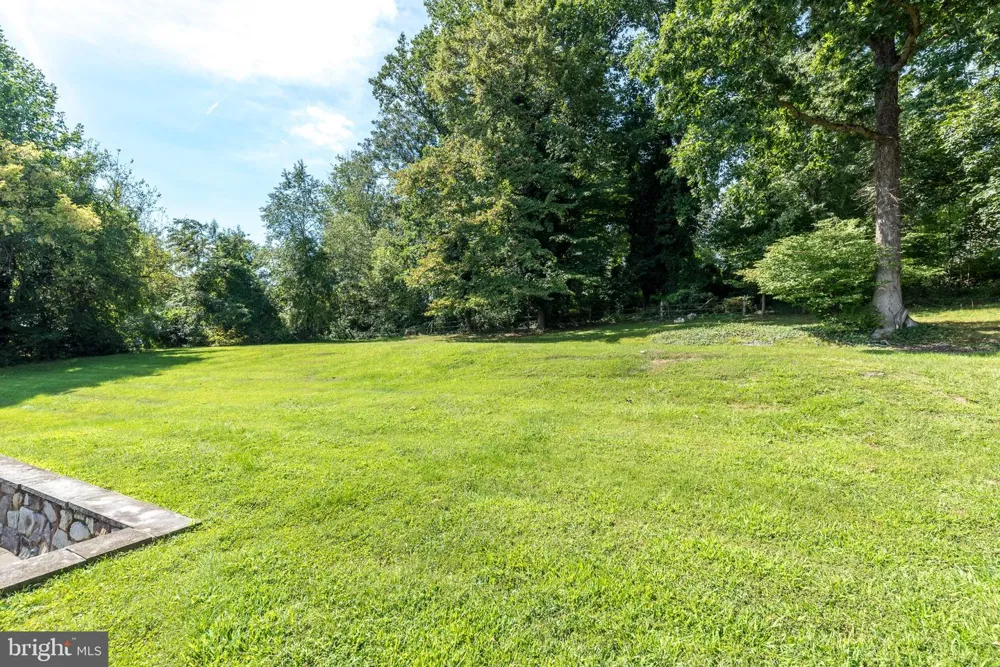 928 TWINING ROAD Dresher, PA 19025