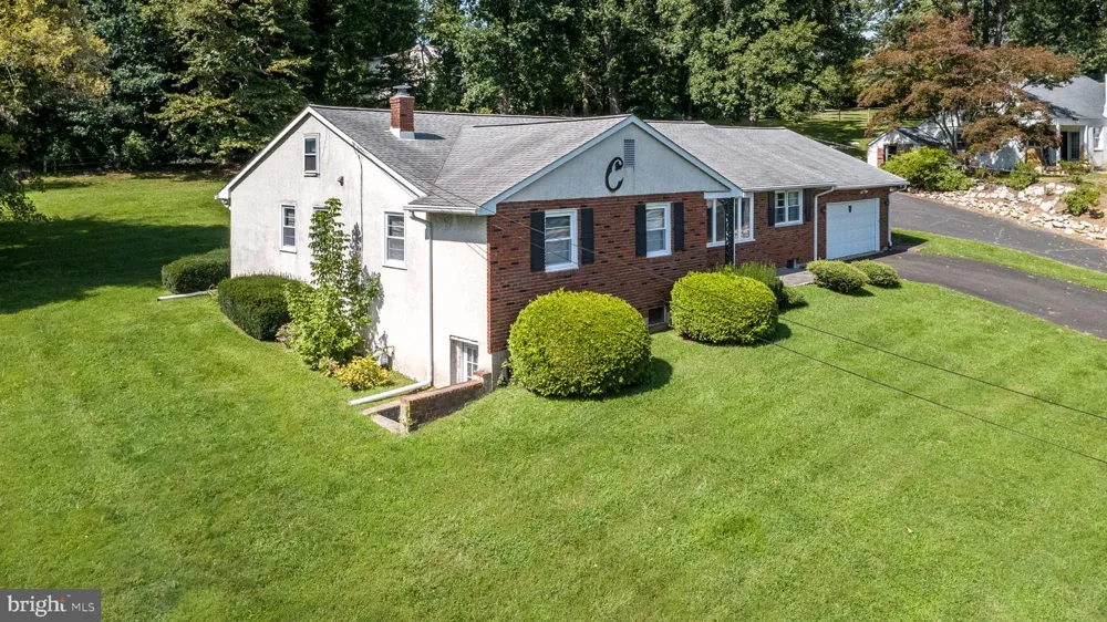 928 TWINING ROAD Dresher, PA 19025