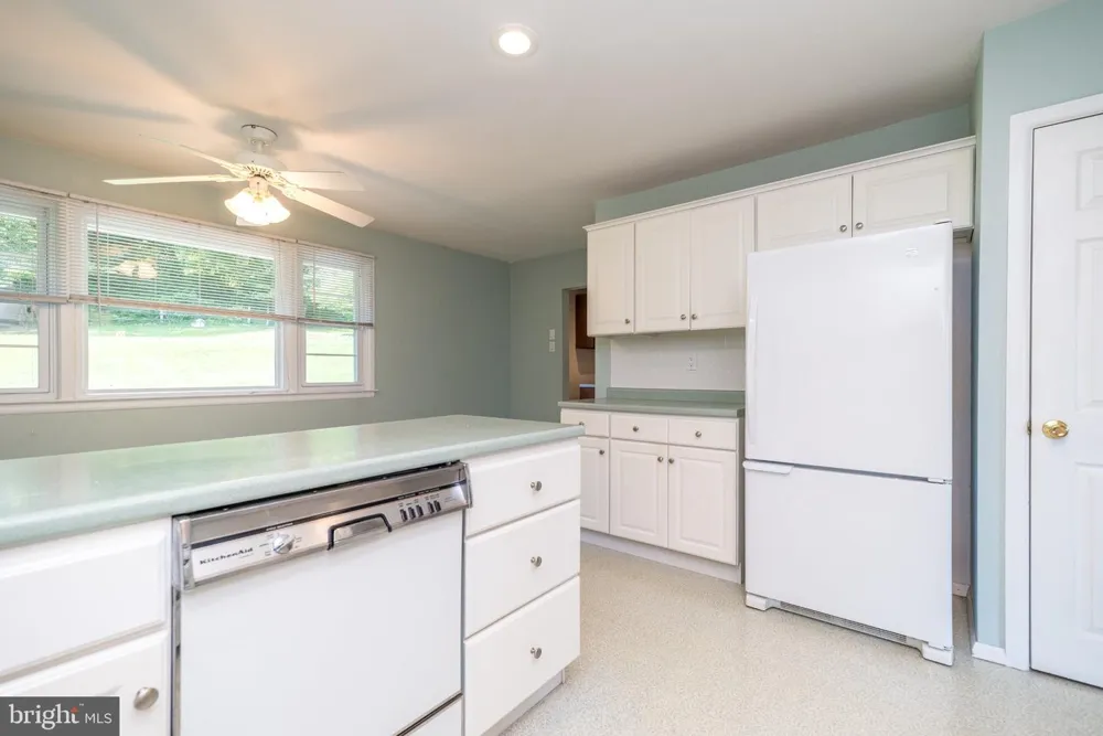 928 TWINING ROAD Dresher, PA 19025