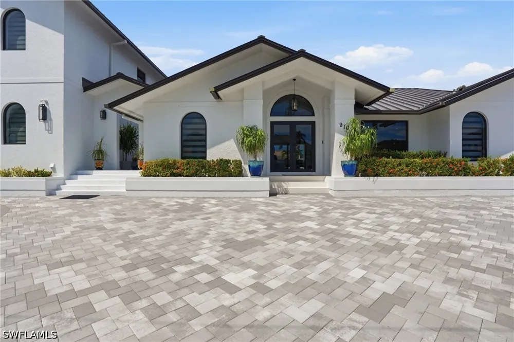 Beaver Court Marco Island, FL 34145