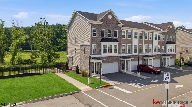 2 Coogan Ct Morris Plains, NJ 07950