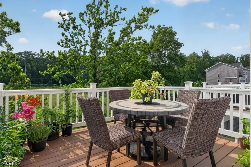 2 Coogan Ct Morris Plains, NJ 07950