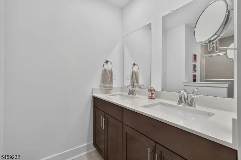 2 Coogan Ct Morris Plains, NJ 07950