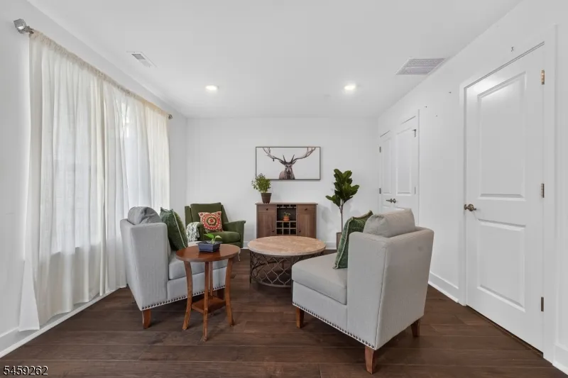 2 Coogan Ct Morris Plains, NJ 07950