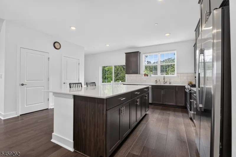 2 Coogan Ct Morris Plains, NJ 07950