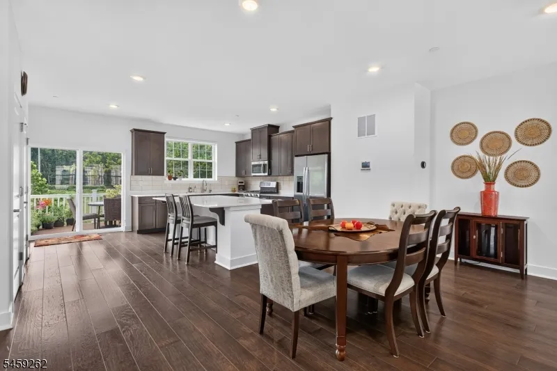 2 Coogan Ct Morris Plains, NJ 07950