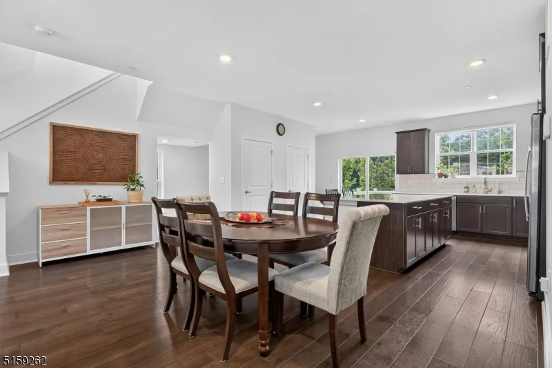 2 Coogan Ct Morris Plains, NJ 07950