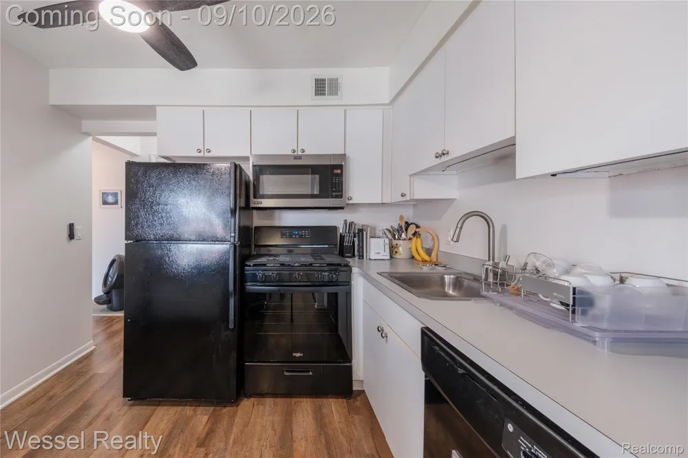 508 Fox Hills Drive #A7 Bloomfield Charter Township, MI 48304