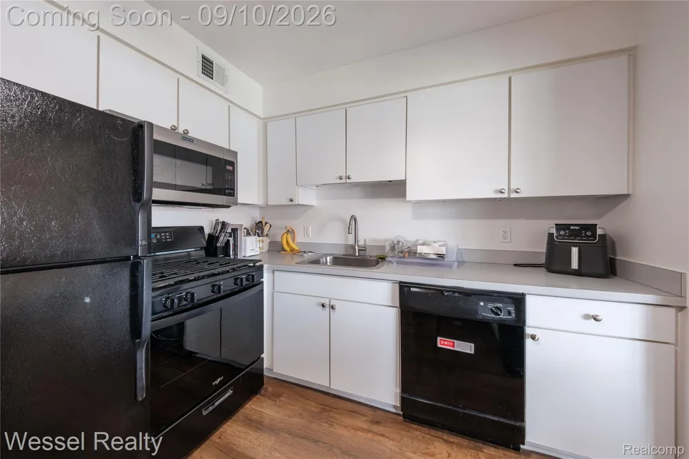 508 Fox Hills Drive #A7 Bloomfield Charter Township, MI 48304