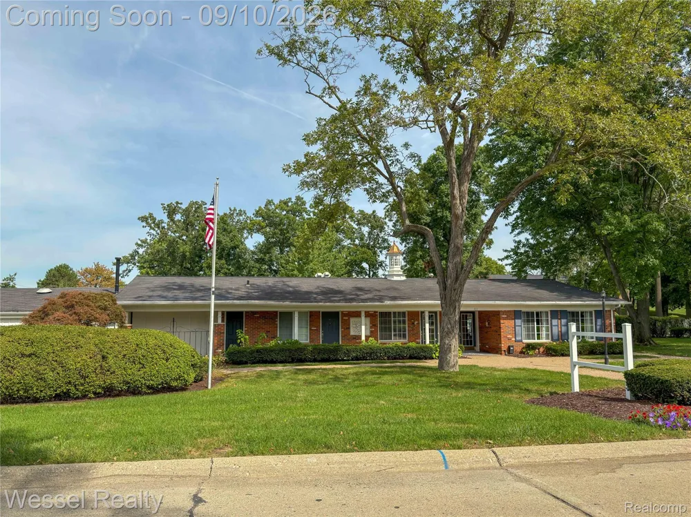 508 Fox Hills Drive #A7 Bloomfield Charter Township, MI 48304