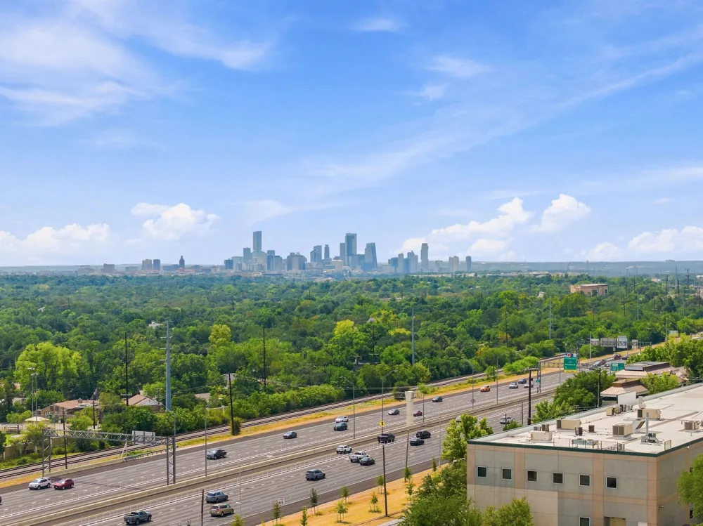 6533 E Hill Drive #5 Austin, TX 78731