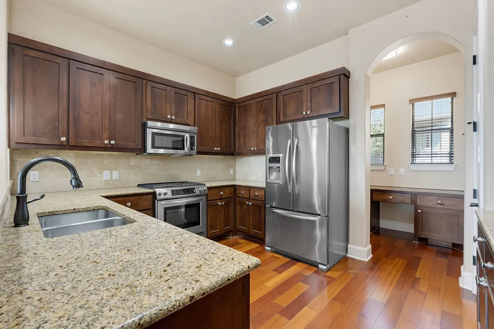 6533 E Hill Drive #5 Austin, TX 78731