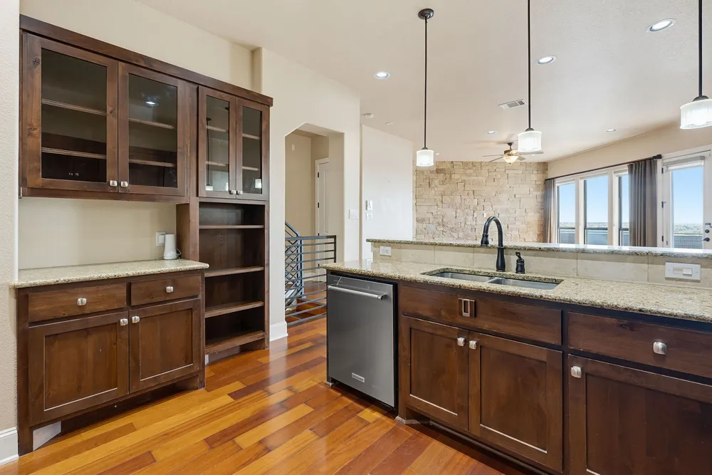6533 E Hill Drive #5 Austin, TX 78731