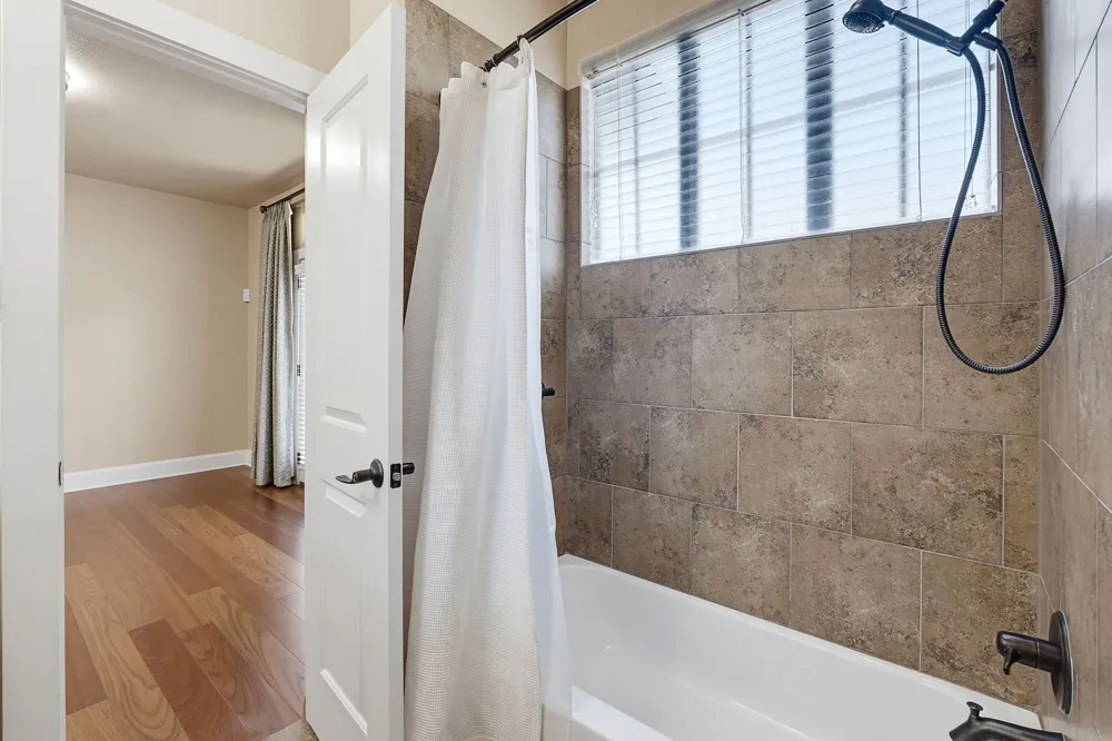 6533 E Hill Drive #5 Austin, TX 78731