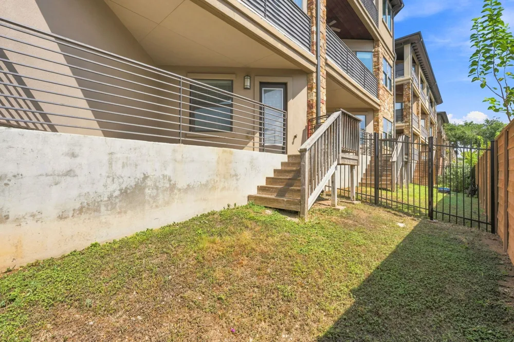 6533 E Hill Drive #5 Austin, TX 78731