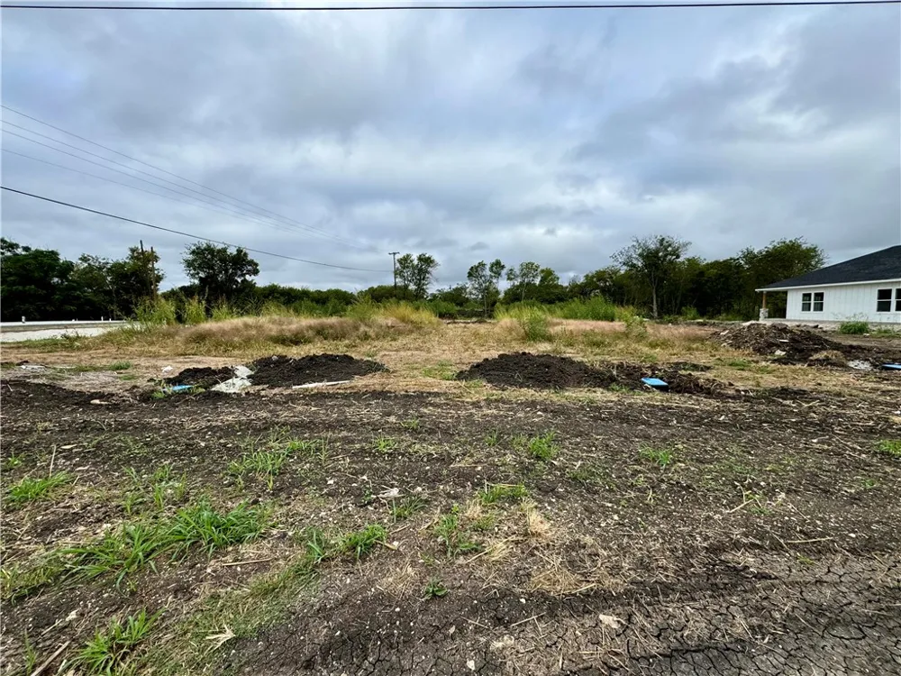 140 Ave B Moody, TX 76557