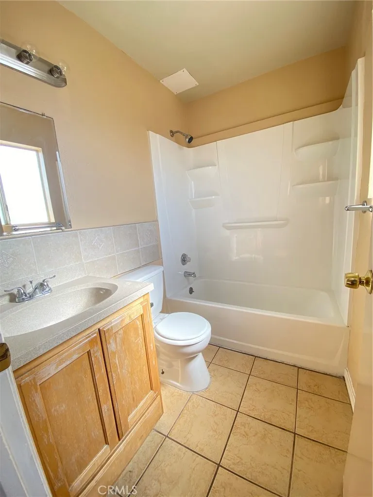 1025 Gaviota Avenue Long Beach, CA 90813
