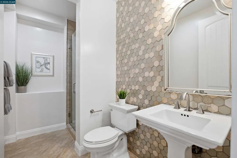 16 Rabble Rd Orinda, CA 94563