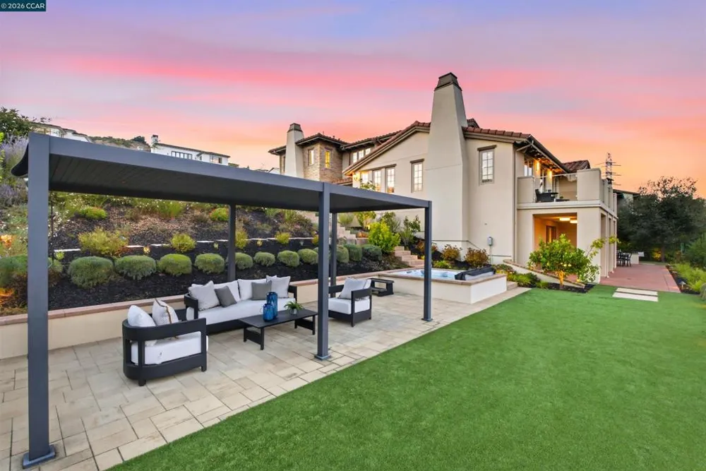 16 Rabble Rd Orinda, CA 94563
