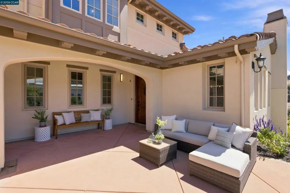 16 Rabble Rd Orinda, CA 94563