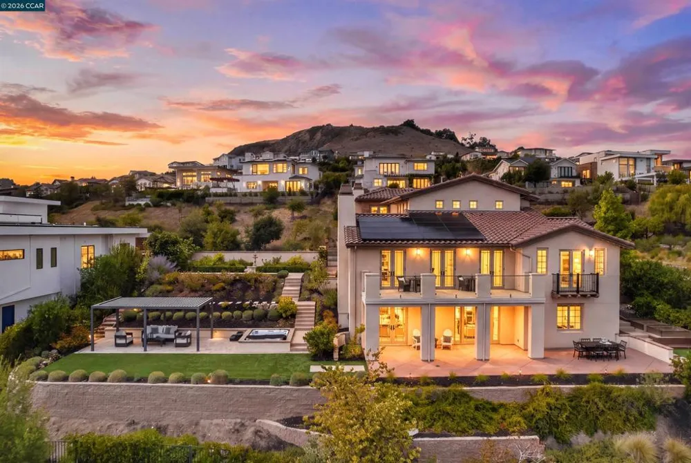 16 Rabble Rd Orinda, CA 94563