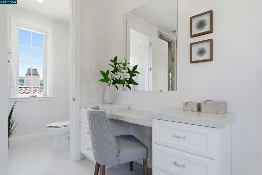 16 Rabble Rd Orinda, CA 94563