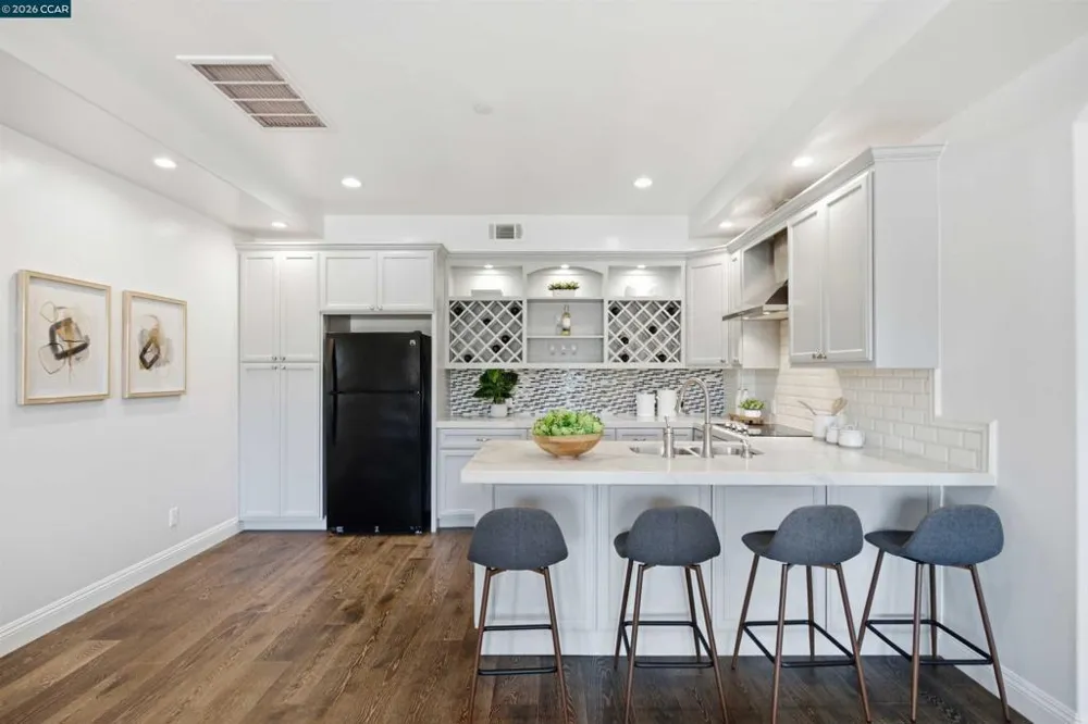 16 Rabble Rd Orinda, CA 94563