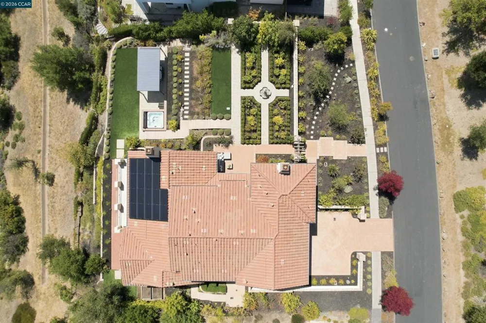 16 Rabble Rd Orinda, CA 94563