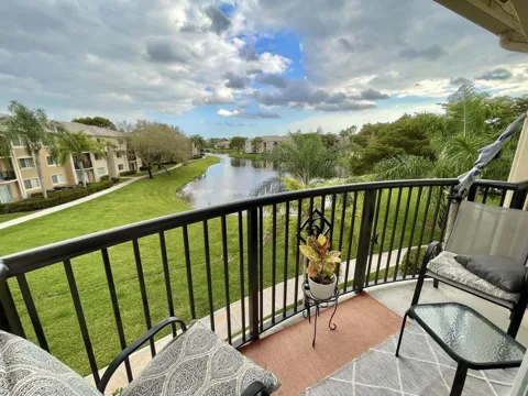 300 CRESTWOOD COURT #309
