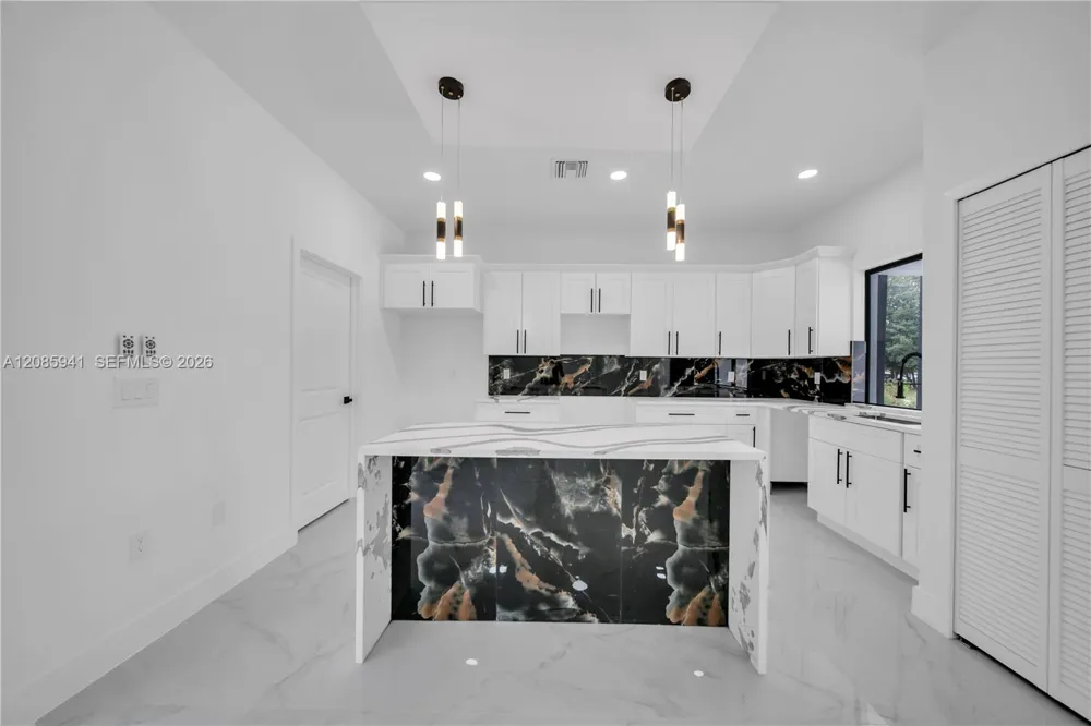 3304 E 15th St Lehigh Acres, FL 33972