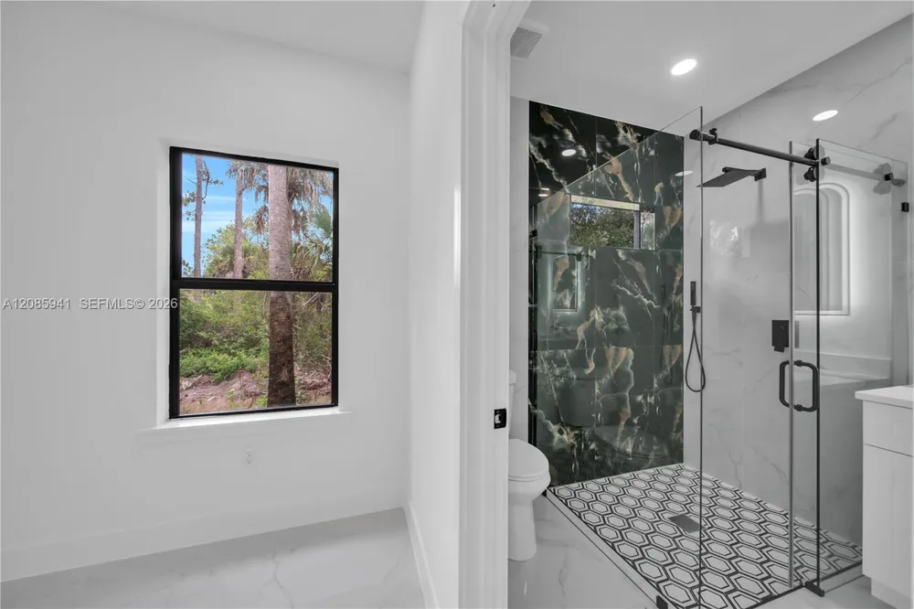 3304 E 15th St Lehigh Acres, FL 33972