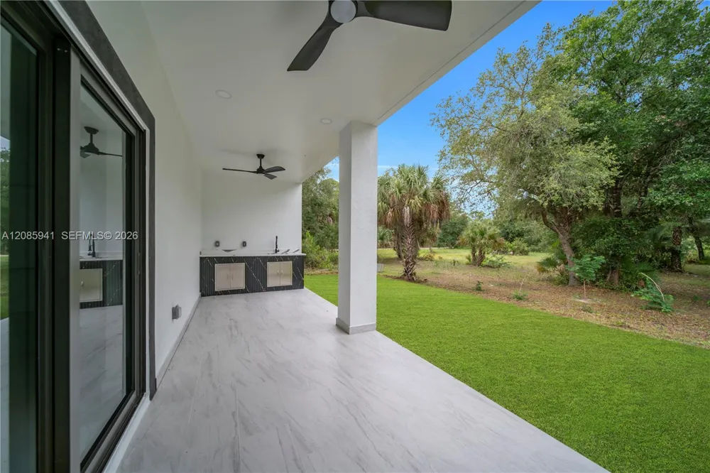 3304 E 15th St Lehigh Acres, FL 33972