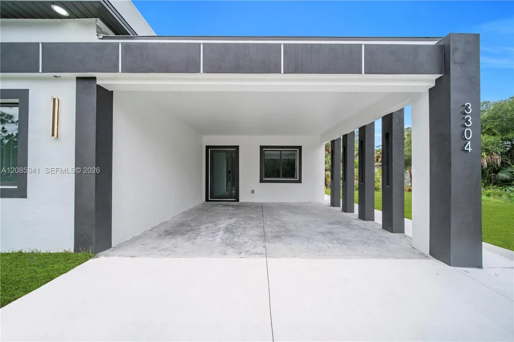 3304 E 15th St Lehigh Acres, FL 33972